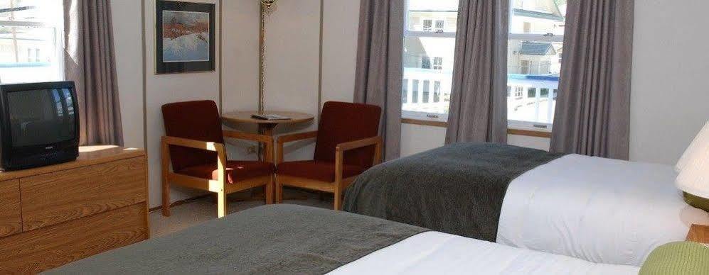 דוסון סיטי Triple J Hotel מראה חיצוני תמונה